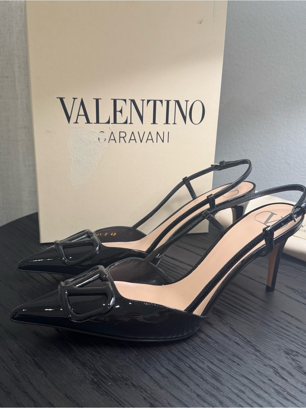 Valentino Garavani V-Logo Signature Slingback Pumps Patent Black 40